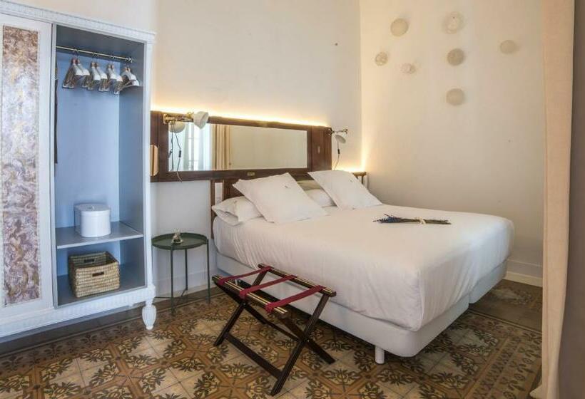 Habitació Estàndard, Madinat