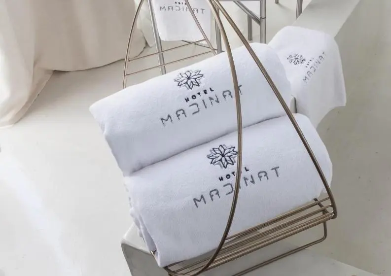 חדר דלוקס, Madinat