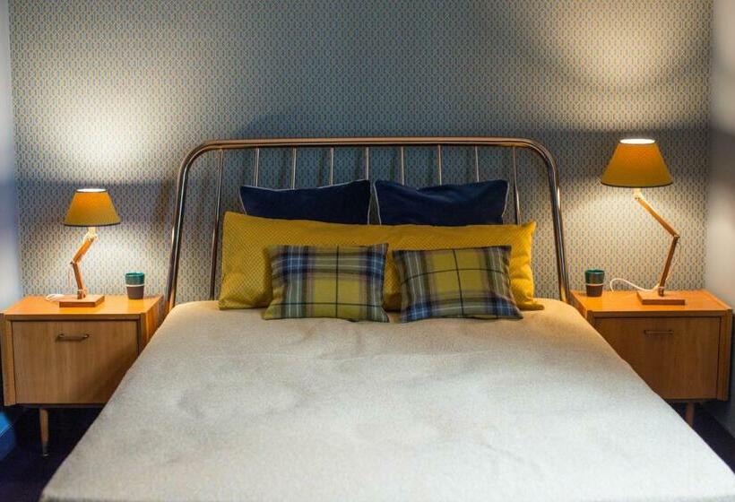 スタンダードルーム, Marnie Et Mister H