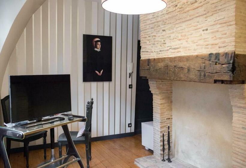 ベーシックルーム, Marnie Et Mister H