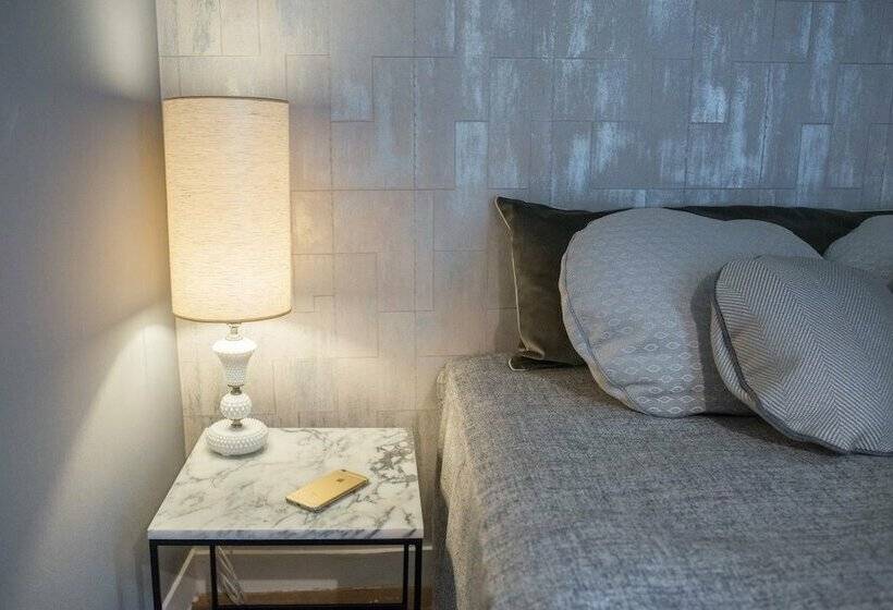 クラシックルーム, Marnie Et Mister H