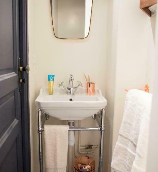 スタンダードルーム, Marnie Et Mister H