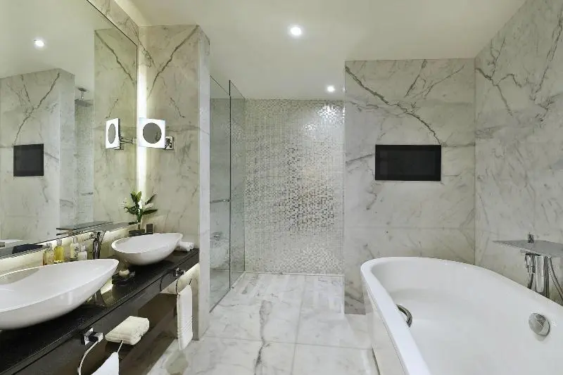 سوئیت جونیور با تخت بزرگ, Marriott Hotel Al Forsan, Abu Dhabi