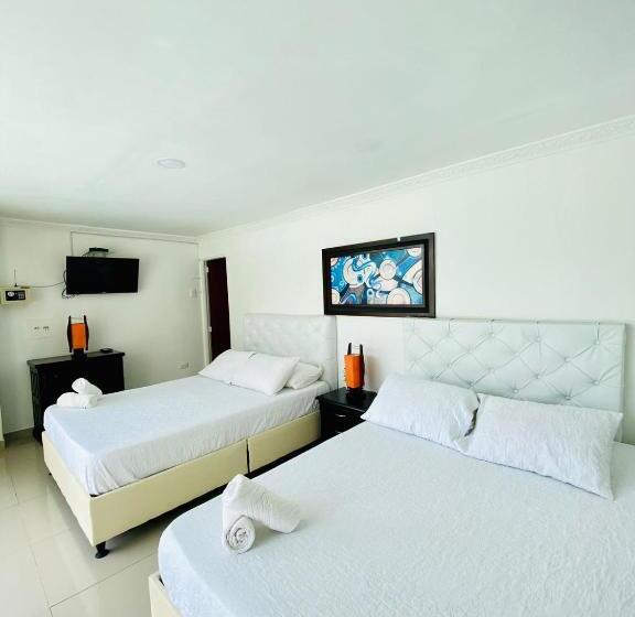 Четырехместный Номер Стандарт, West California