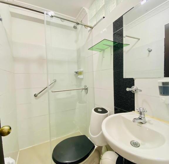 Четырехместный Номер Стандарт, West California