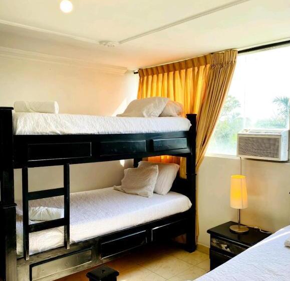 Апартаменты 2 Спальни, West California