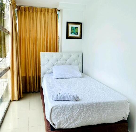 Апартаменты 2 Спальни, West California