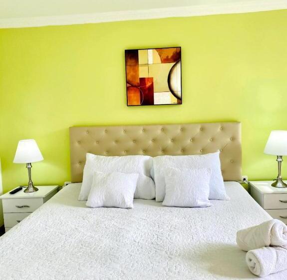 Номер Superior, West California