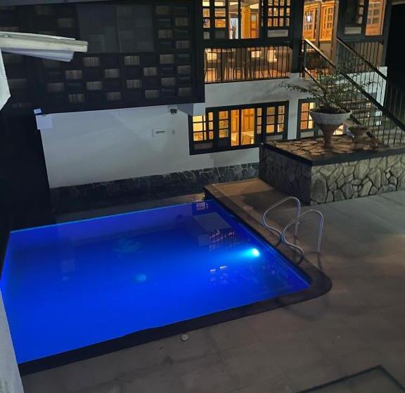 Дом 4 Спальни, West California