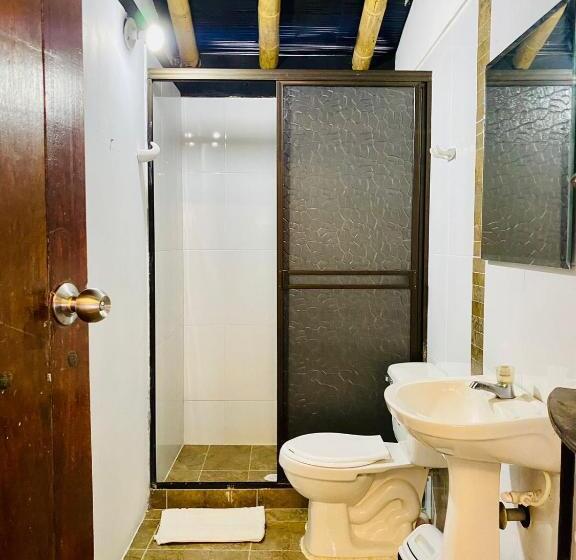 Дом 4 Спальни, West California