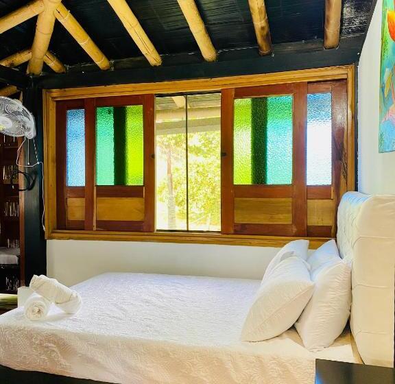 Дом 4 Спальни, West California