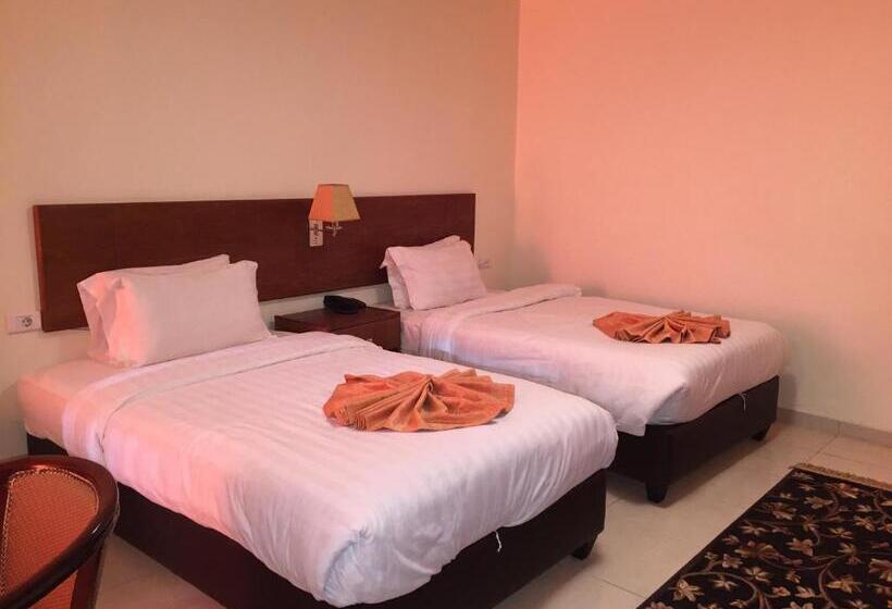 اتاق راحتی, Zaina Plaza