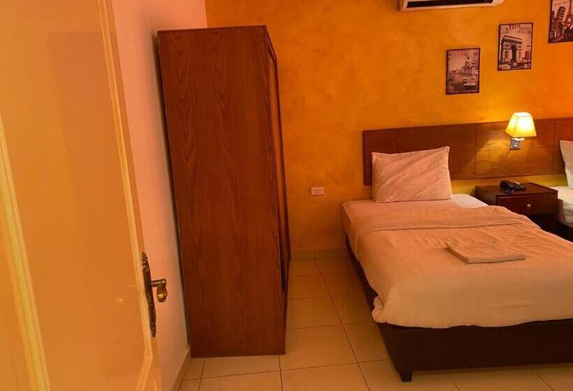 سوئیت رویال, Zaina Plaza