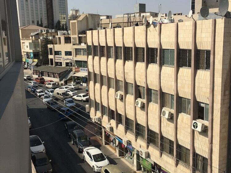 اتاق راحتی, Zaina Plaza