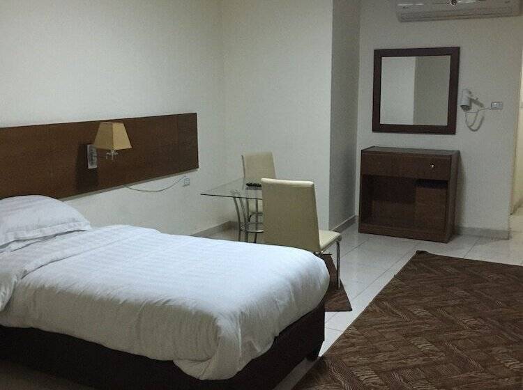 اتاق راحتی یک تخته, Zaina Plaza