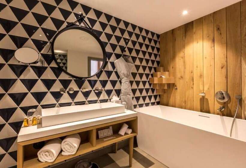 سوییت خانوادگی, Le Yule Hotel & Spa