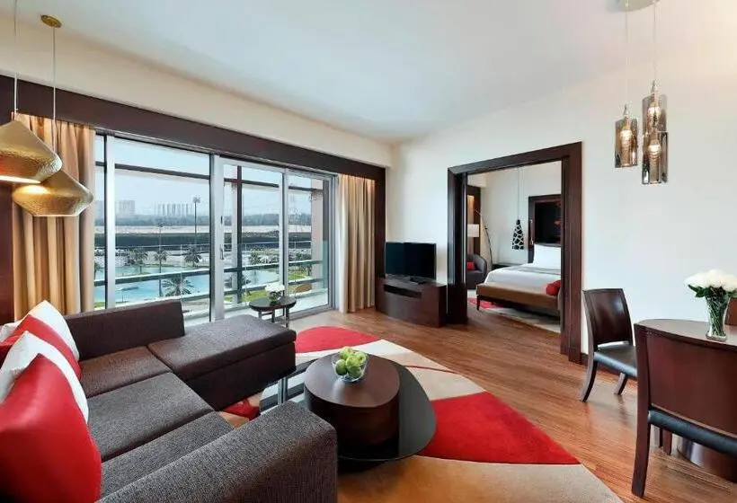 سوئیت جونیور با تخت بزرگ, Marriott Hotel Al Forsan, Abu Dhabi