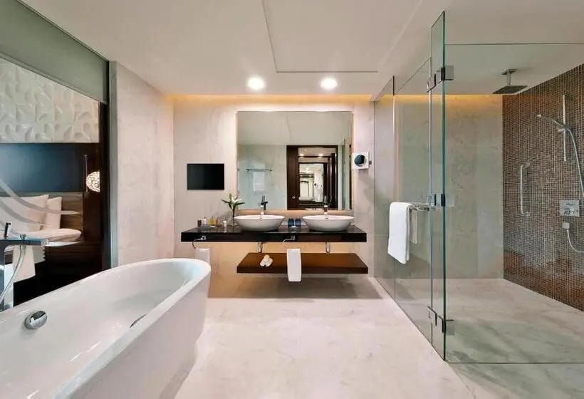 سوئیت با تخت بزرگ, Marriott Hotel Al Forsan, Abu Dhabi