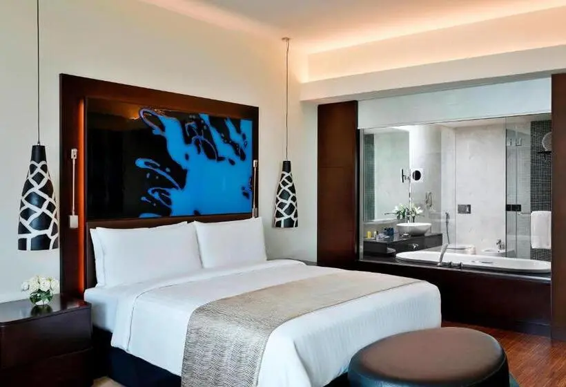 آپارتمان یک خوابه با دری مشترک که هال را جدا می کند., Marriott Hotel Al Forsan, Abu Dhabi