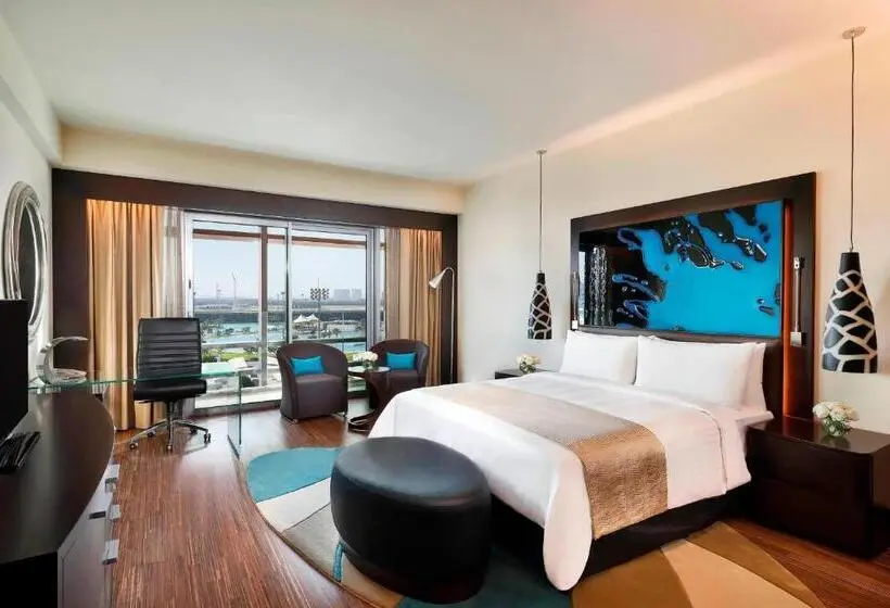 آپارتمان یک خوابه با دری مشترک که هال را جدا می کند., Marriott Hotel Al Forsan, Abu Dhabi