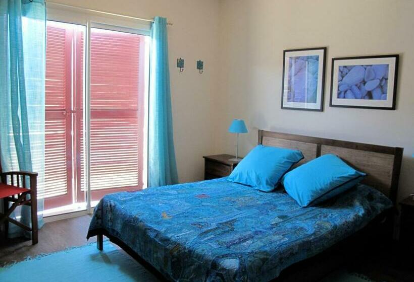 اتاق استاندارد با چشمانداز کوهستان, Apitoki