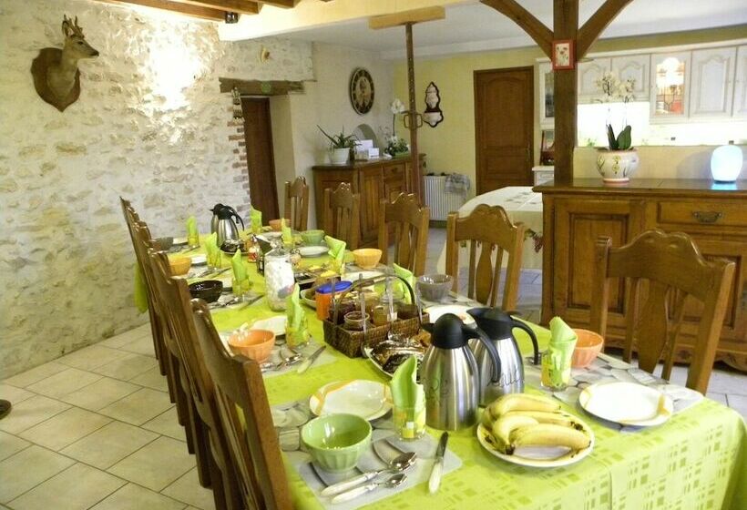 חדר קומפורט לשלושה, Chambres D Hôtes La Quèrière