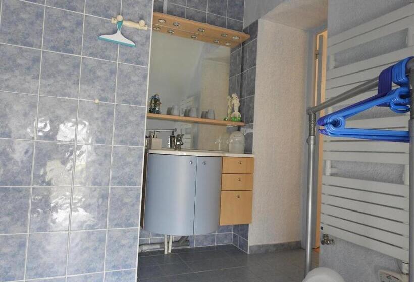 חדר קומפורט לשלושה, Chambres D Hôtes La Quèrière