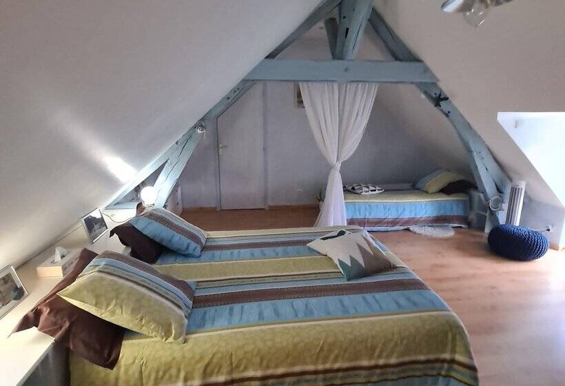 חדר קומפורט לשלושה, Chambres D Hôtes La Quèrière