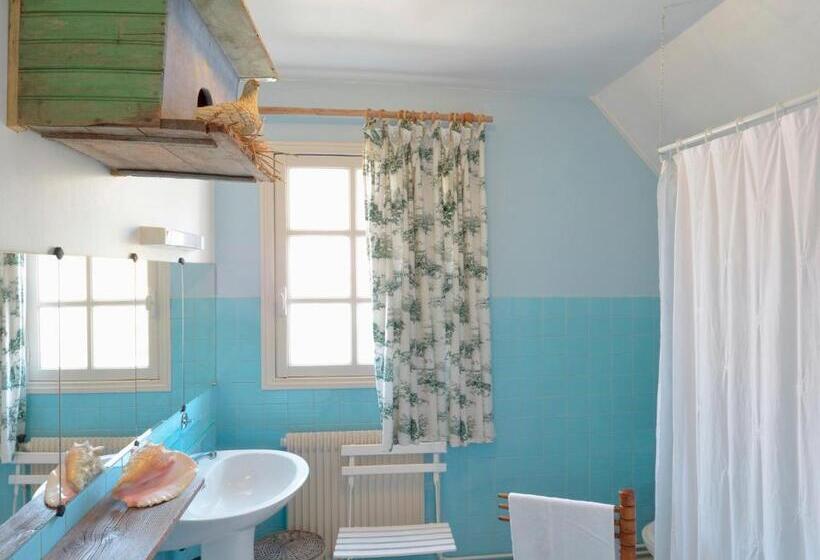 חדר סטנדרט לשלושה, Chambres D'hôtes Du Jardin Francais