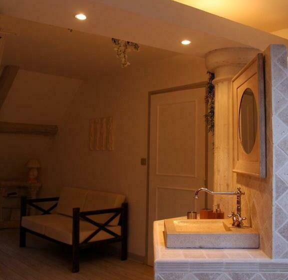 Cameră Superioară, Chambres D'hôtes Et Table D'hôtes L'intemporelle