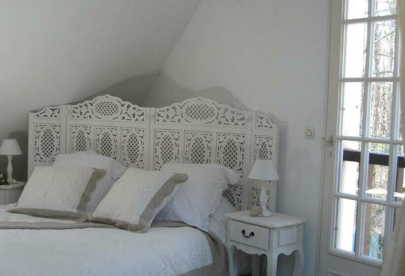 Cameră Superioară, Chambres D'hôtes Et Table D'hôtes L'intemporelle