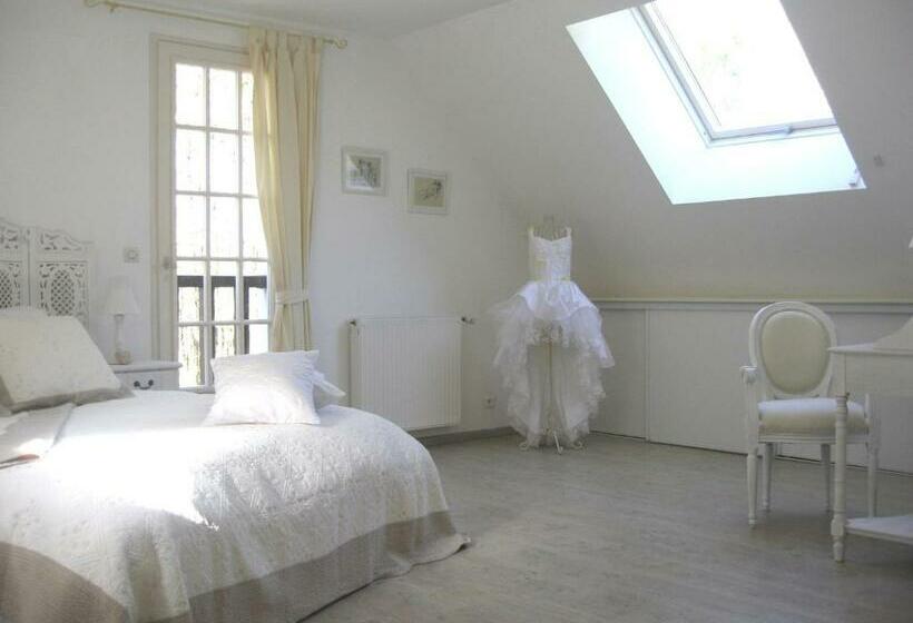 Cameră Superioară, Chambres D'hôtes Et Table D'hôtes L'intemporelle