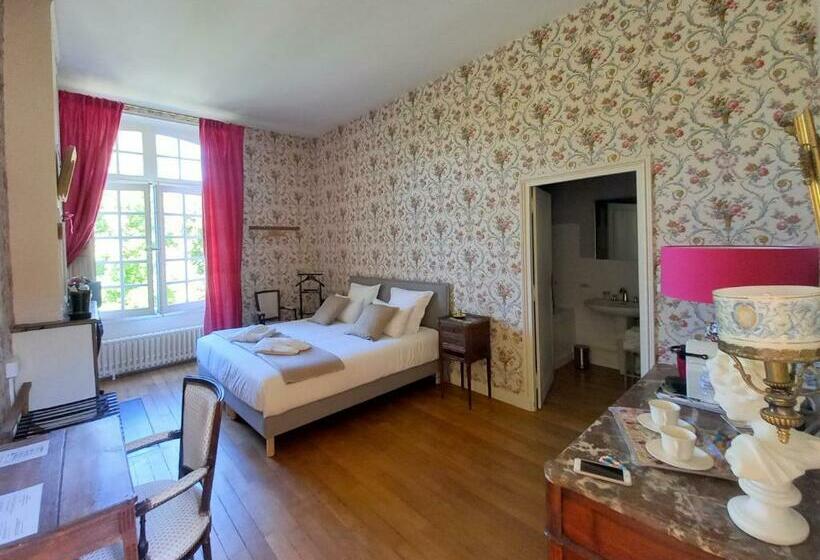 غرفة قياسية, Château De La Giraudière