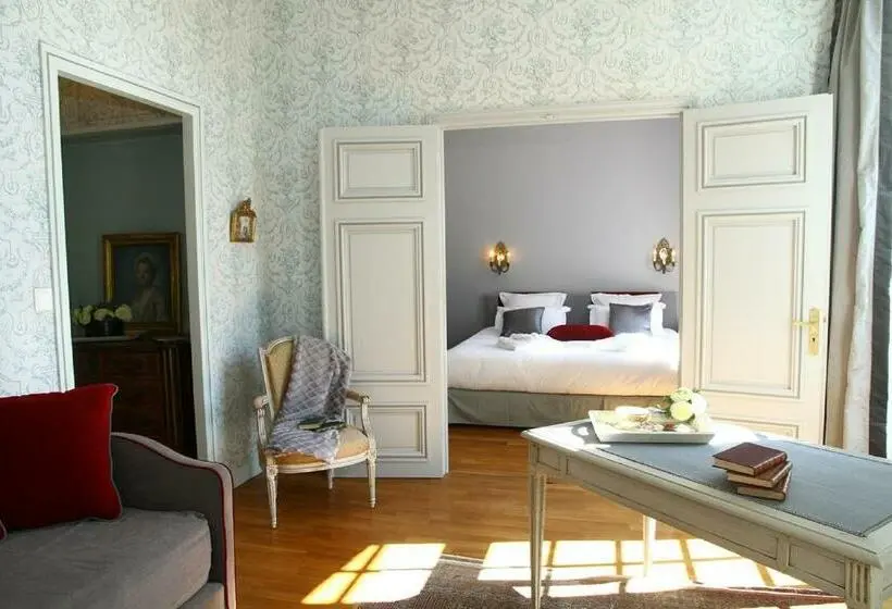 コンフォートトリプルルーム, Château De La Giraudière