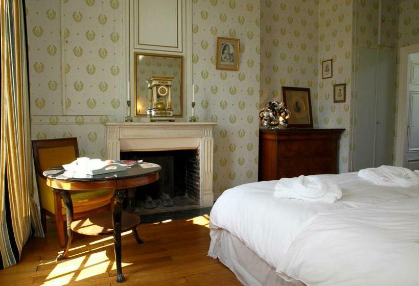 جناح سرير كينج, Château De La Giraudière