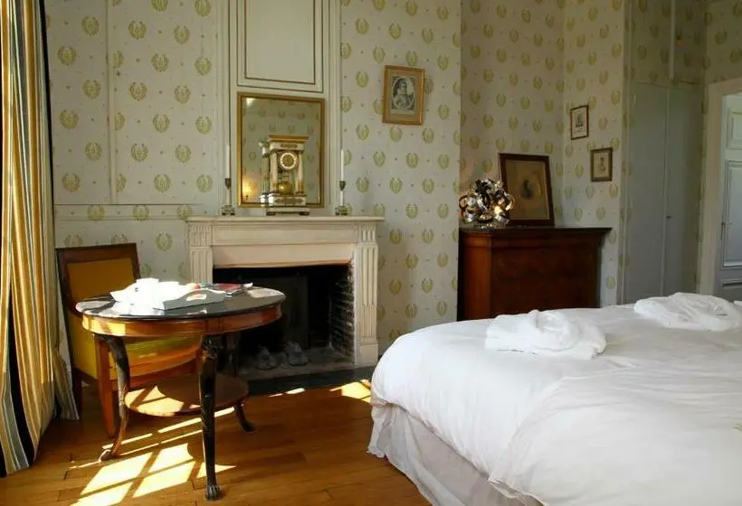 キングサイズベッドのスイートルーム, Château De La Giraudière