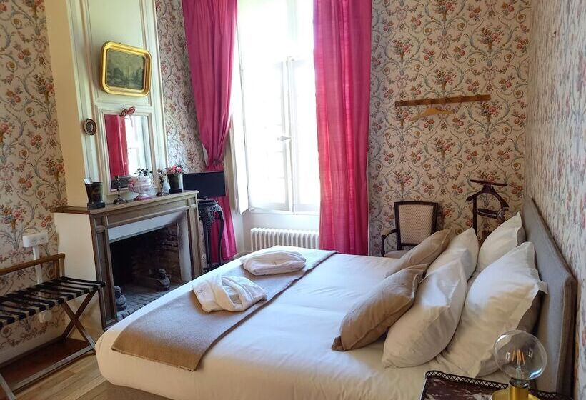 غرفة قياسية, Château De La Giraudière