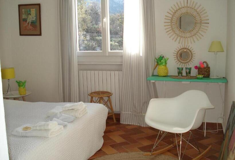 ガーデンビュースタンダードルーム, La Clorinde