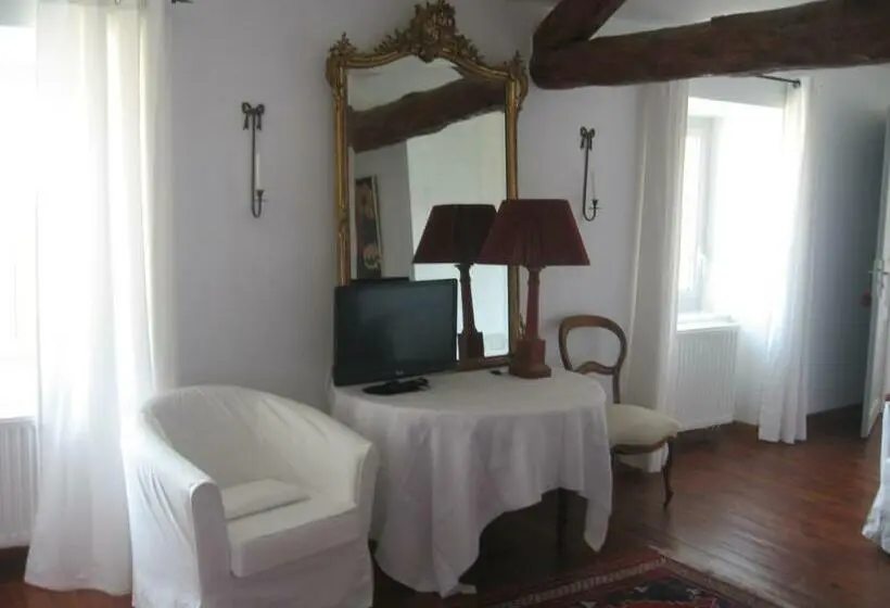 Superior Kolmen Hengen Huone, La Maison Carolane