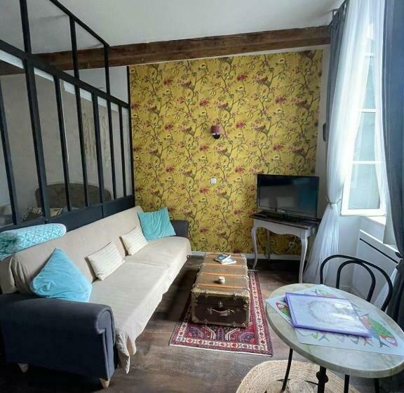 إستوديو قياسى داخلى, Les Glycines Oloron