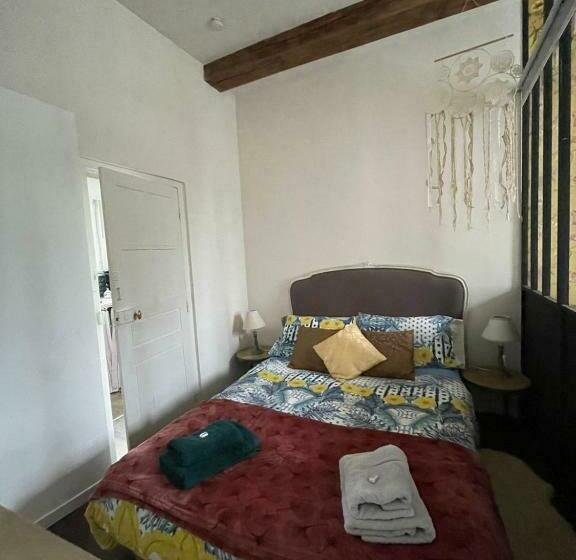 إستوديو قياسى داخلى, Les Glycines Oloron