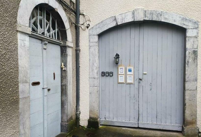 إستوديو قياسى داخلى, Les Glycines Oloron