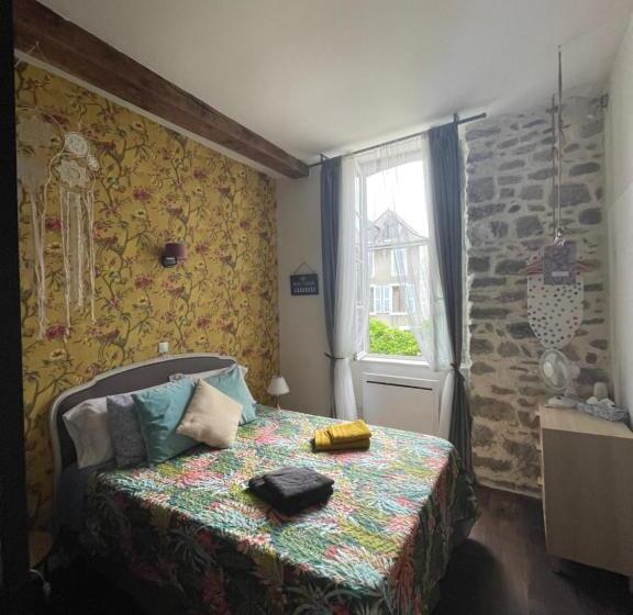 إستوديو قياسى داخلى, Les Glycines Oloron