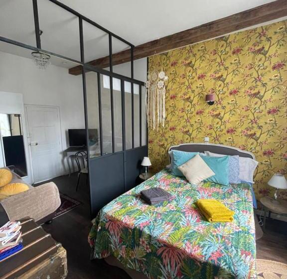 إستوديو قياسى داخلى, Les Glycines Oloron