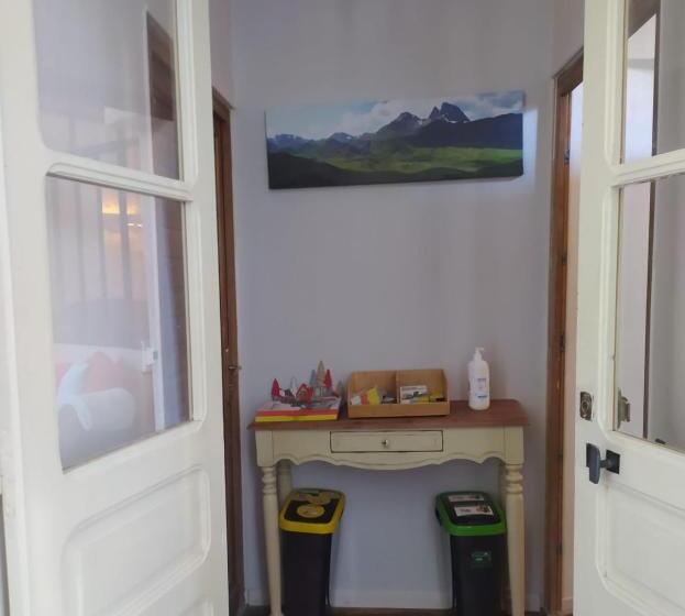 إستوديو قياسى داخلى, Les Glycines Oloron