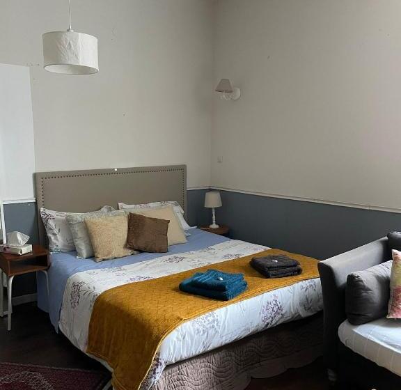 إستوديو قياسى سرير كينج, Les Glycines Oloron