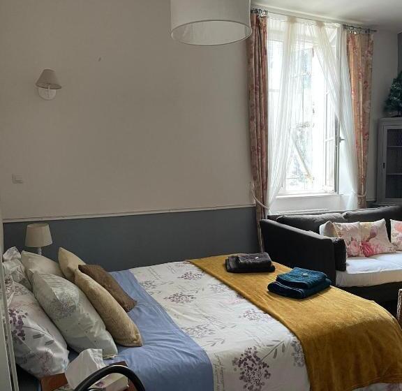 إستوديو قياسى سرير كينج, Les Glycines Oloron