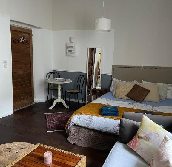 إستوديو قياسى سرير كينج, Les Glycines Oloron