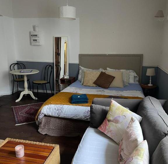 إستوديو قياسى سرير كينج, Les Glycines Oloron