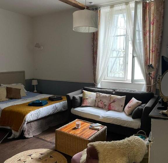 إستوديو قياسى سرير كينج, Les Glycines Oloron